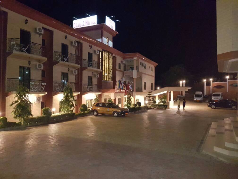 Façade de Dajoll Hôtel de nuit